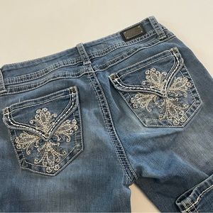 Wired heart medium wash bootcut jeans size 28